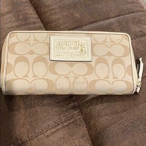 Coach wallet used